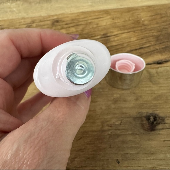 NEW Miss Dior Rose Granita Shower Milk ~ 2.5 oz ~ SEALED - Picture 7 of 7